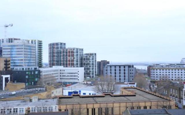 Gorgeous 2 Bathroom Woolwich