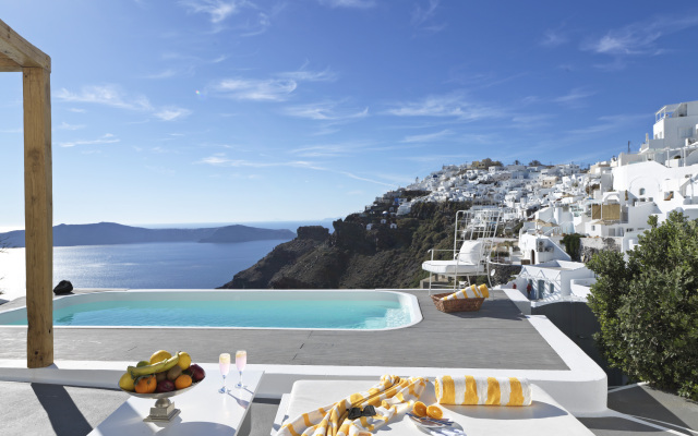 Katikies Chromata Santorini - The Leading Hotels of the World