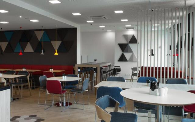 Holiday Inn Express Geneva Airport by IHG