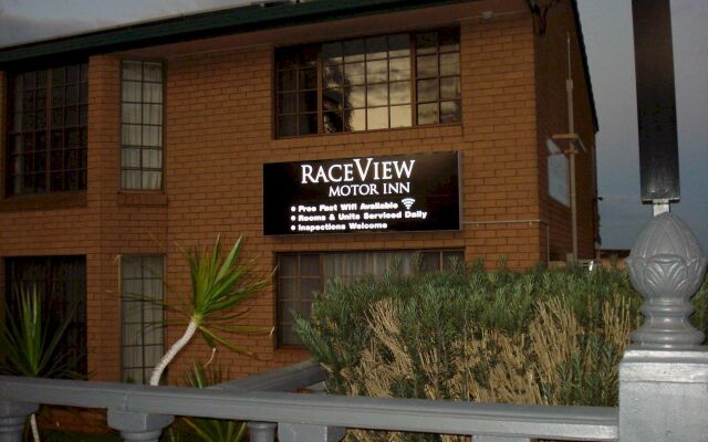 A Raceview Motor Inn