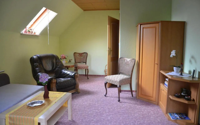 Ferienwohnung "Lindenblick"