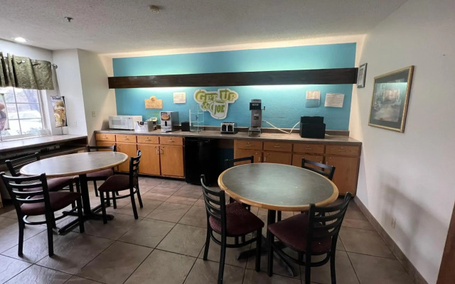 Americas Best Value Inn & Suites Jackson, TN