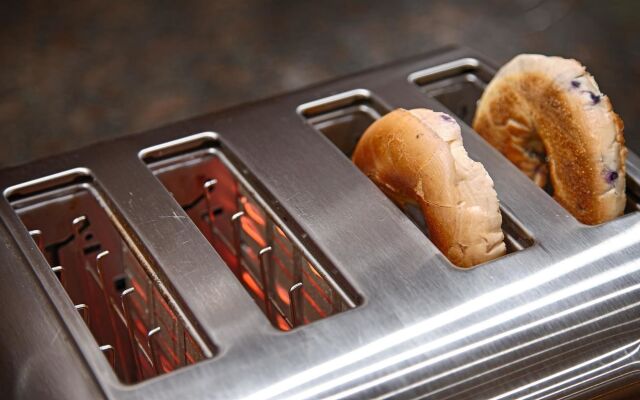 Best Western Plus Midwest Inn & Suites