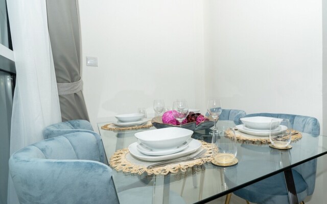 Carson Elegant Living in One Bedroom