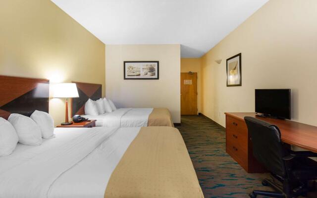 Gateway Hotel & Suites, Ascend Hotel Collection