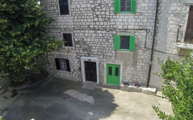 Lovely 15th Century Apartment in Osor