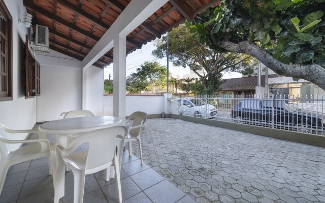 914 - Casa 3 dormitórios para 8 pessoas