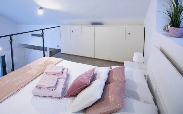 Design Central Apartment