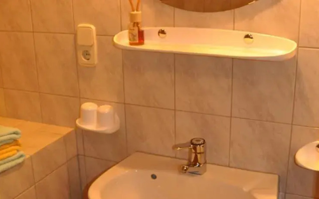 Zwatz Ottilie; Appartement
