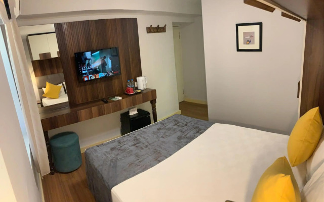 Mono Hotel