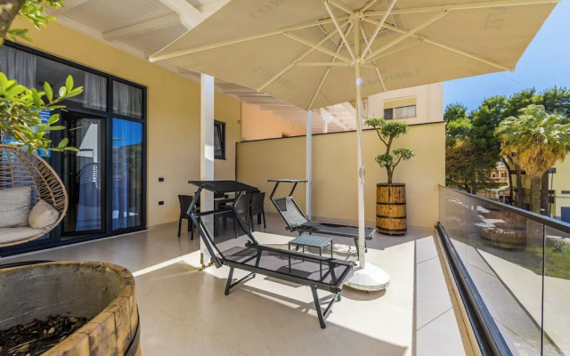 Emily Luxury Veranda
