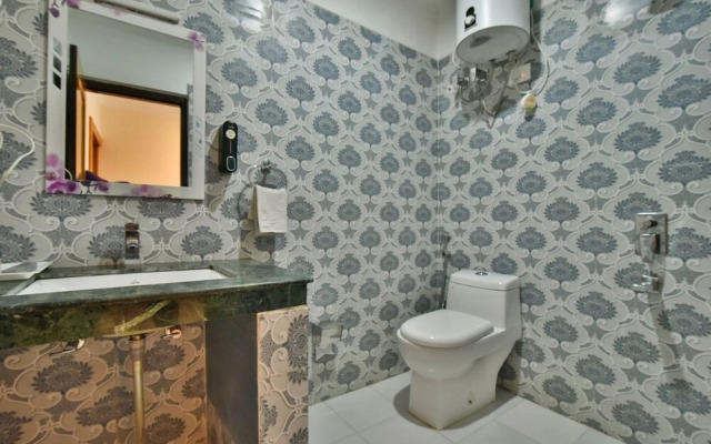 The Posh Hotel near Mall Road with Hassle Free Covered Parking