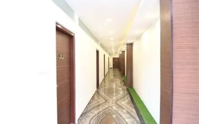 Hotel Gold By OYO Rooms