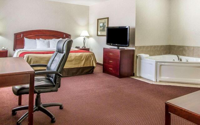 Quality Inn & Suites Fort Madison near Hwy 61