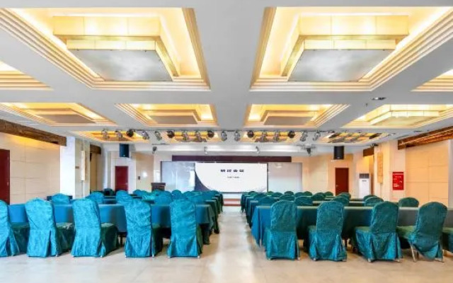 Sanheyuan Hotel (Zhecheng Future Avenue Branch)