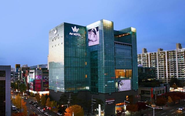 Saint Western Hotel