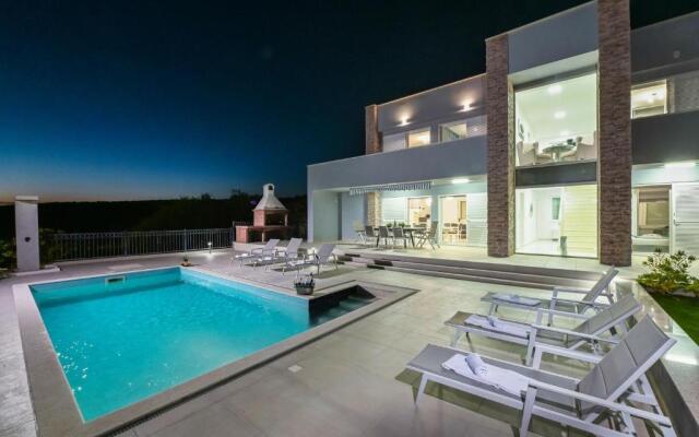 Luxury Villa Royal I with Private Pool