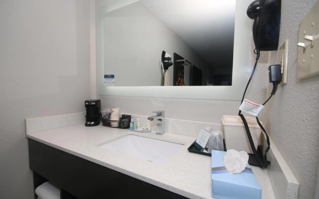 Clarion Pointe Statesville