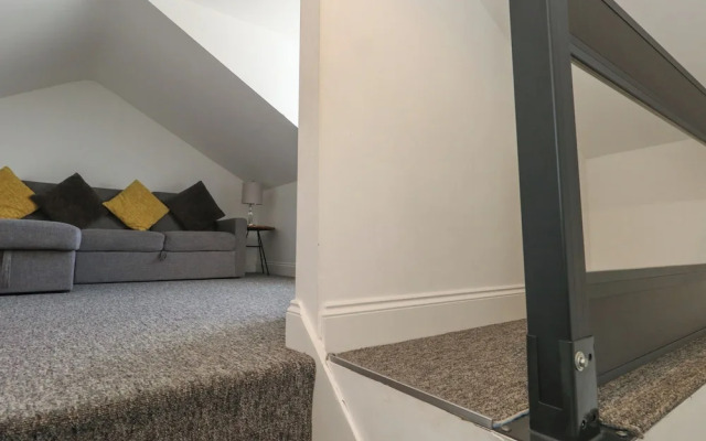 Flat 4 - Hengistdury
