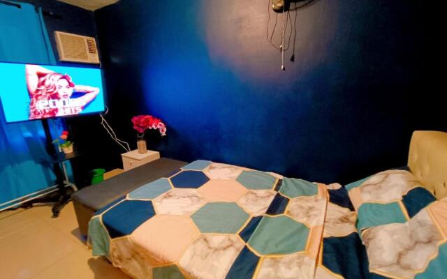 Mamby Gray's Place Balcony, Karaoke ,Wifi,Netflix &Kitchen