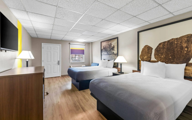 Super 8 by Wyndham Fredericksburg