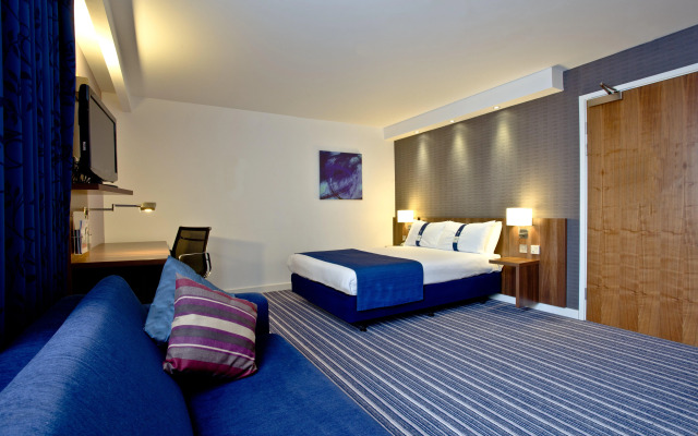 Holiday Inn Express Birmingham–South A45