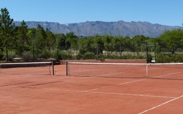 Cortaderas Suites & Tenis