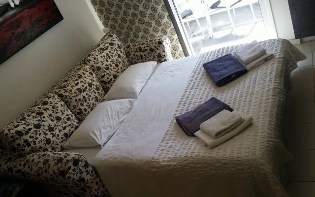 Green Valley Modern Studio