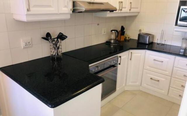 22 Kyalanga Beachfront Apartment