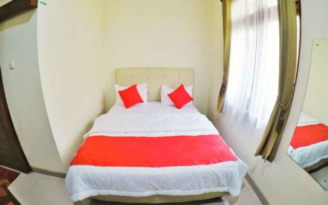 Guest House Griya Alsis – Guest Rooms – Sleman