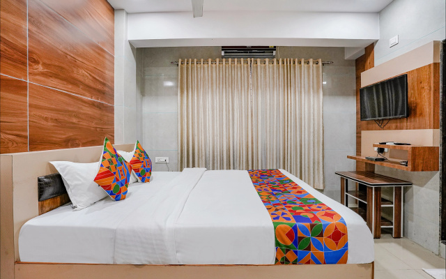 FabHotel White Gold