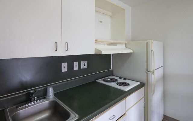 InTown Suites Extended Stay Greensboro NC - Lanada Rd