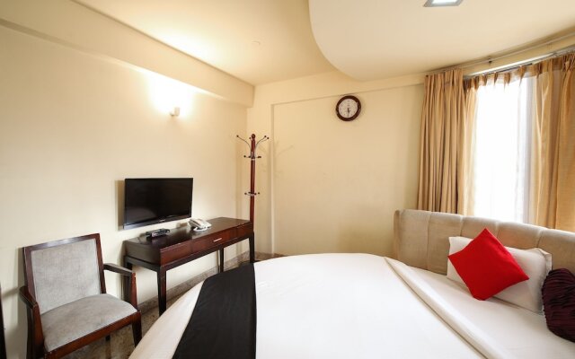 Capital O 18260 Hotel Crystal Park Inn