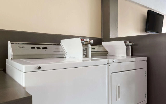 Travelodge by Wyndham Baie-Comeau