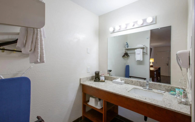 The Hotel Serene Glendale Peoria, Surestay Collection by BW