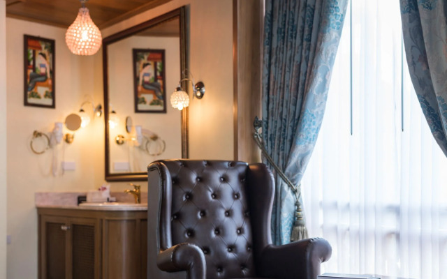 Peak Nimman Prestige Hotel