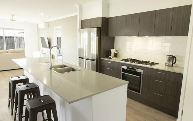 Spacious 4-bed House in Leafy Plainland