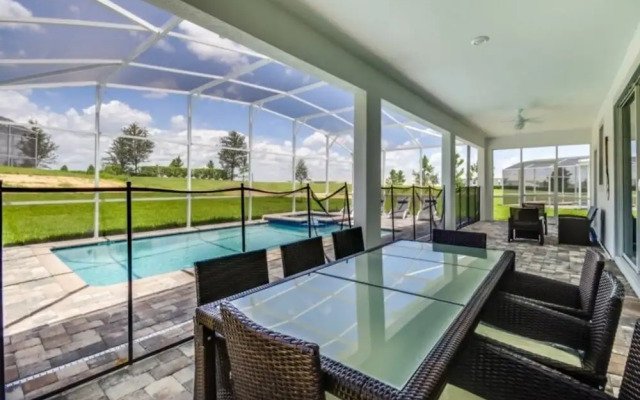 9040sd - 8 Bedroom Villa by Redawning