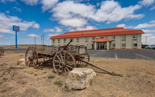 Motel 6 Moriarty, NM