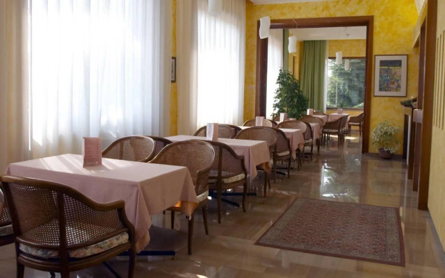 Hotel Alpi