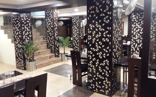 Hotel Rahul