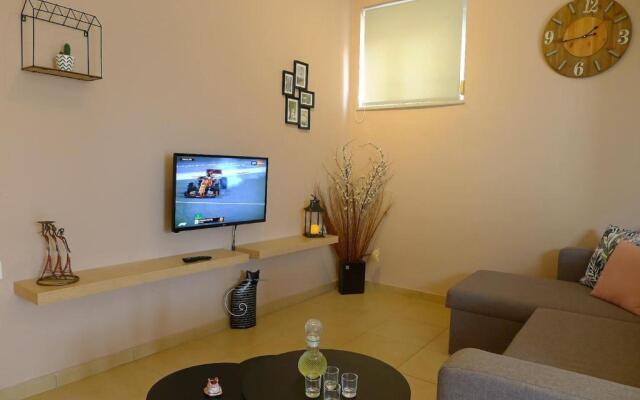 Maria & Manos Guest House, Agios Onoufrios beach
