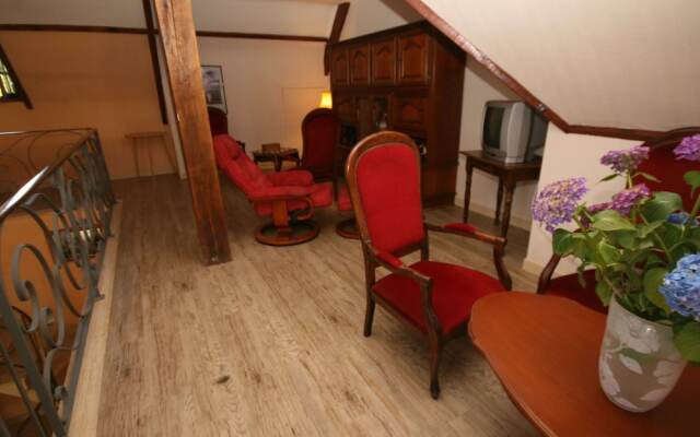 Detached Villa With Private Pool Near the Atlantic Ocean