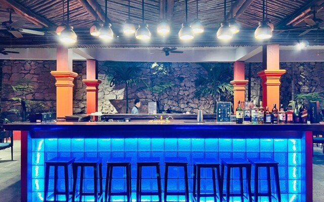 Manyo Hotel and Resort