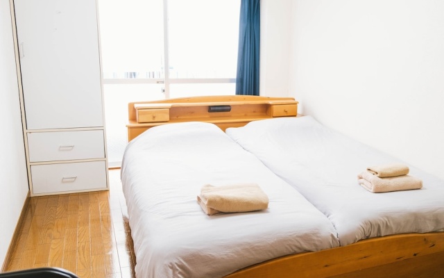 Osaka English House – Guest Rooms – Hirakata
