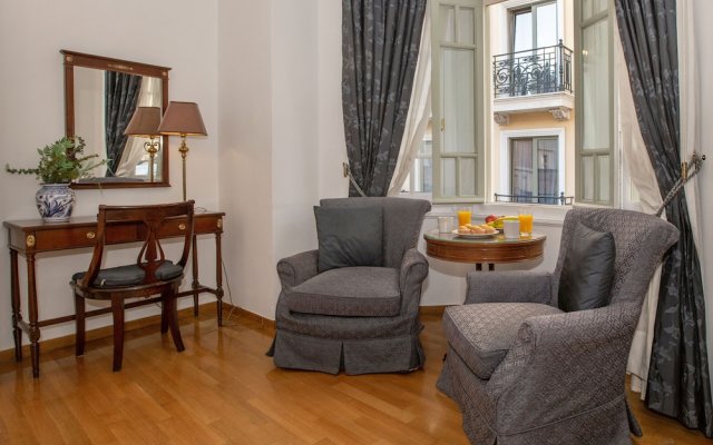 Neoclassical Apartment near Syntagma - Plaka by GHH