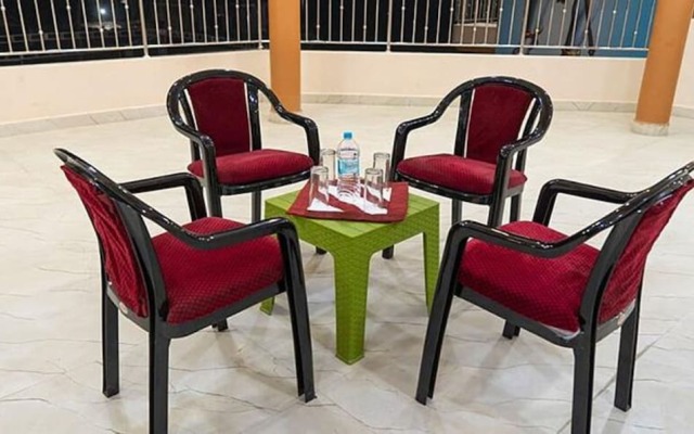 Fabhotel Cm Palace I