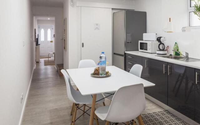 WelcomeBuddy - ANCO 56 - Cozy Retreat with Terrace