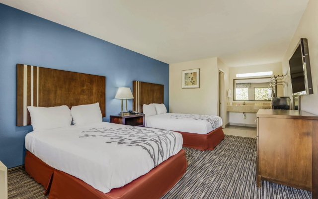 Econo Lodge Inn & Suites Enid South