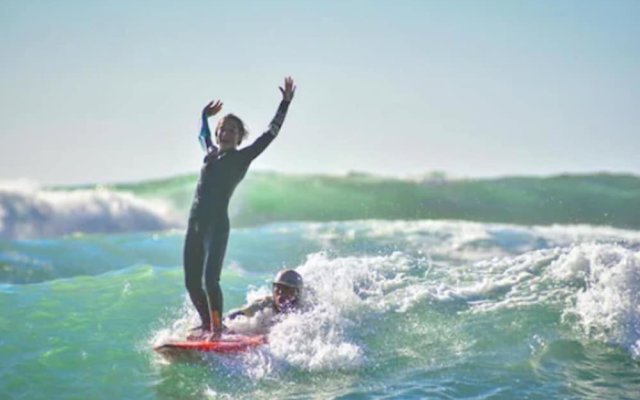 New Wave Surf Hostal